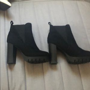 Heeled boots